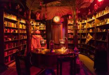 Salon Obscura – Das verrückteste Hotel Bremens Salon Obscura by Phil Porter