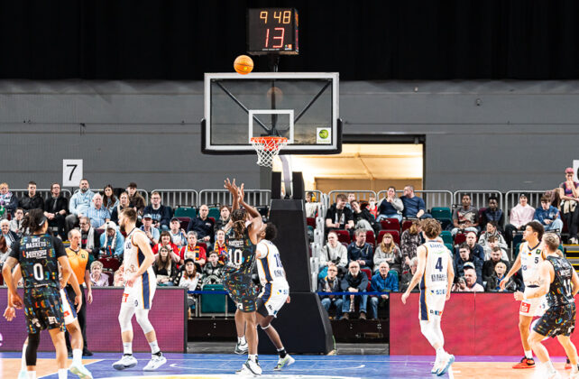 Eisbären Bremerhaven vs. Uni Baskets Münster