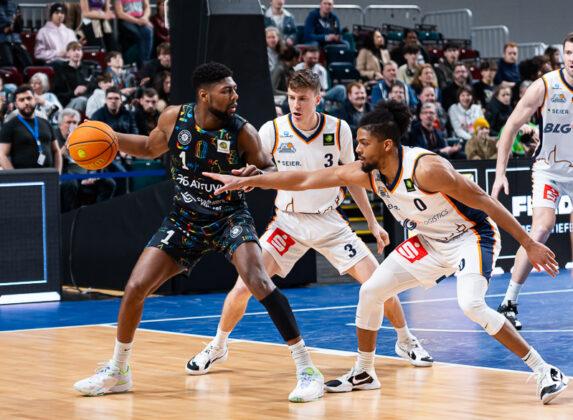 Eisbären Bremerhaven vs. Uni Baskets Münster