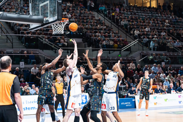 Eisbären Bremerhaven vs. Uni Baskets Münster