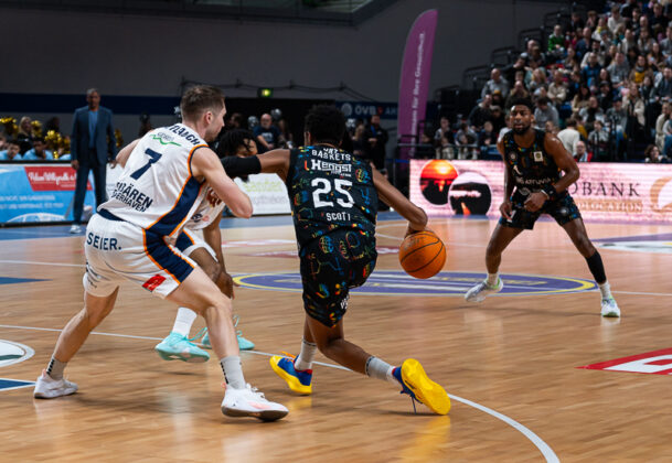 Eisbären Bremerhaven vs. Uni Baskets Münster