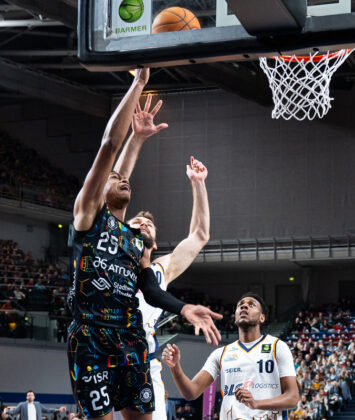 Eisbären Bremerhaven vs. Uni Baskets Münster