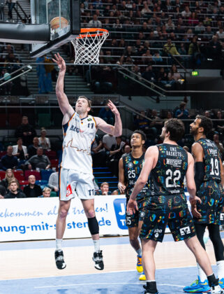 Eisbären Bremerhaven vs. Uni Baskets Münster