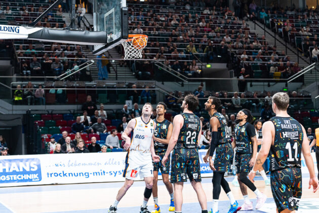 Eisbären Bremerhaven vs. Uni Baskets Münster