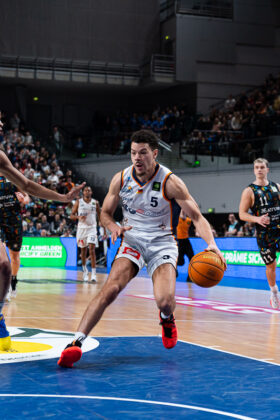 Eisbären Bremerhaven vs. Uni Baskets Münster