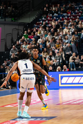 Eisbären Bremerhaven vs. Uni Baskets Münster