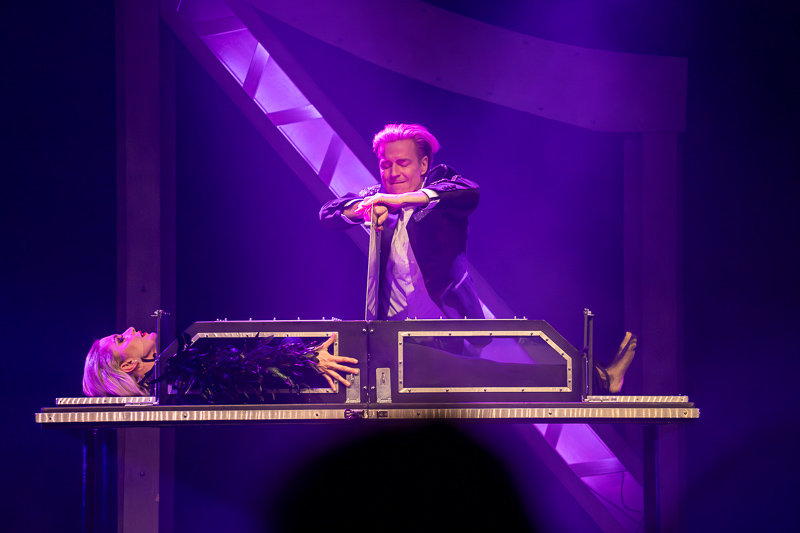 GOP Varieté-Theater Bremen: Premiere „zweifach magisch“