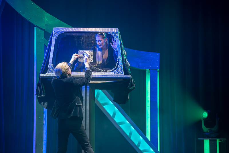 GOP Varieté-Theater Bremen: Premiere „zweifach magisch“