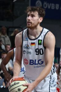 BBL-Pokal 1. Runde: Eisbären Bremerhaven vs. EWE Baskets