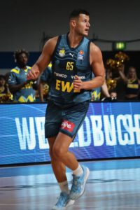 BBL-Pokal 1. Runde: Eisbären Bremerhaven vs. EWE Baskets