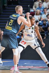 BBL-Pokal 1. Runde: Eisbären Bremerhaven vs. EWE Baskets