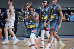 BBL-Pokal 1. Runde: Eisbären Bremerhaven vs. EWE Baskets