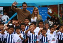 Pizarro engagiert sich für die SOS-Kinderdörfer in Peru Claudio und Karla Pizarro in Peru