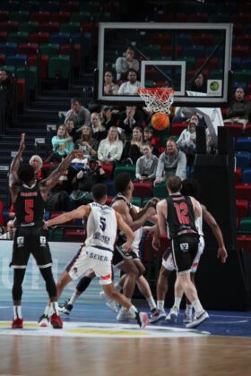 Eisbären Bremerhaven vs. Artland Dragons in der ÖVB-Arena