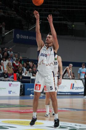 Eisbären Bremerhaven vs. Artland Dragons in der ÖVB-Arena