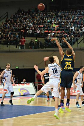 Hanse Game: Eisbären Bremerhaven vs. ALBA Berlin