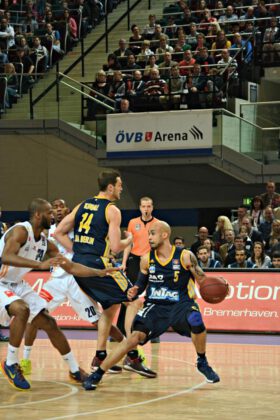 Hanse Game: Eisbären Bremerhaven vs. ALBA Berlin