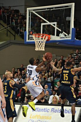 Hanse Game: Eisbären Bremerhaven vs. ALBA Berlin