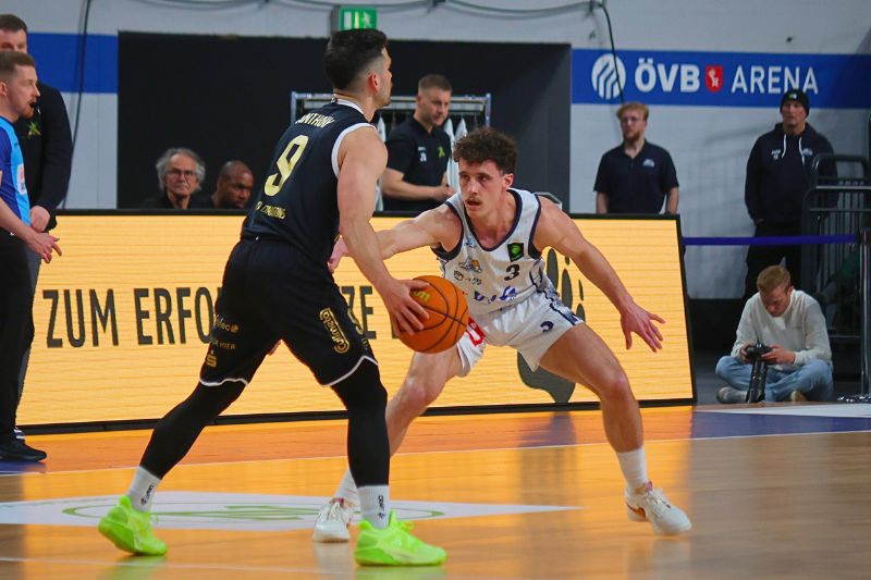 Eisbären Bremerhaven vs. Artland Dragons