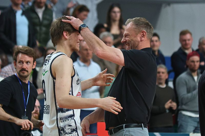 Eisbären Bremerhaven vs. Nürnberg Falcons