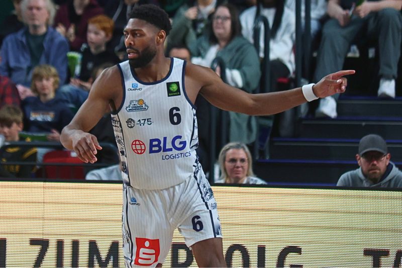 Eisbären Bremerhaven vs. Nürnberg Falcons Eisbären Bremerhaven vs. Nürnberg Falcons