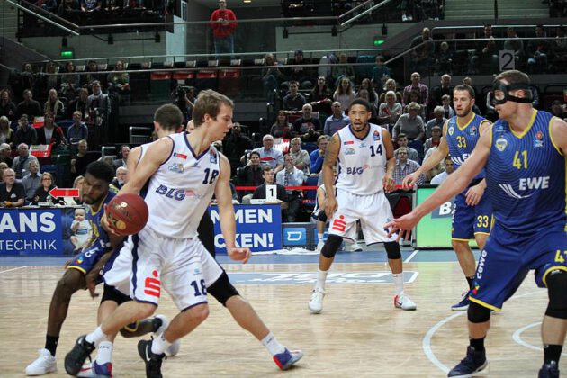 Hanse Game: Eisbären Bremerhaven vs. EWE Baskets