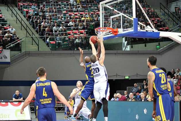 Hanse Game: Eisbären Bremerhaven vs. EWE Baskets