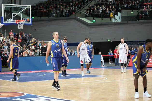 Hanse Game: Eisbären Bremerhaven vs. EWE Baskets