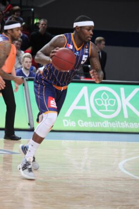 Hanse Game: Eisbären Bremerhaven vs. ALBA Berlin