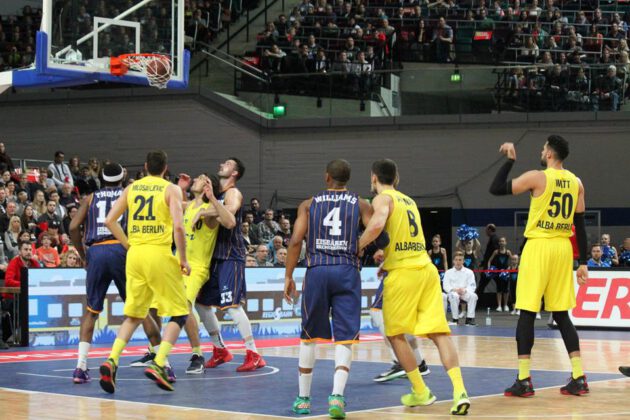 Hanse Game: Eisbären Bremerhaven vs. ALBA Berlin