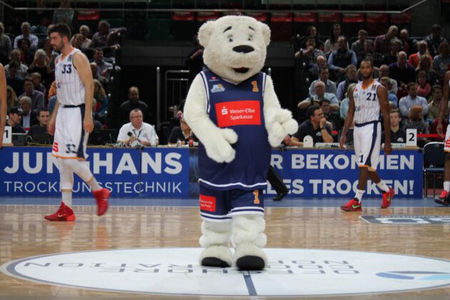 Hanse Game: Eisbären Bremerhaven vs. Basketball Löwen Braunschweig