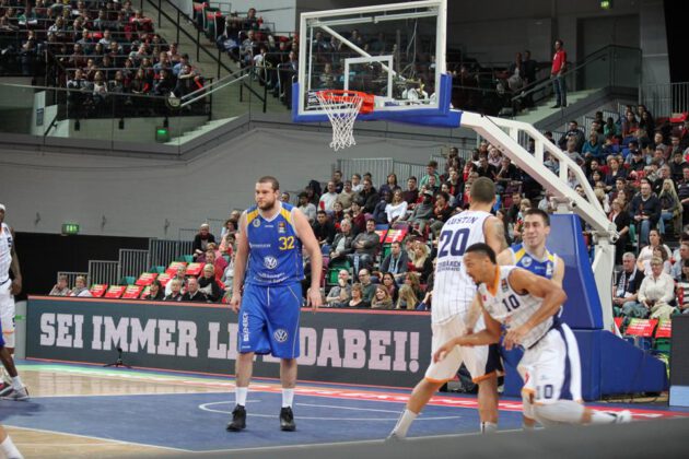 Hanse Game: Eisbären Bremerhaven vs. Basketball Löwen Braunschweig