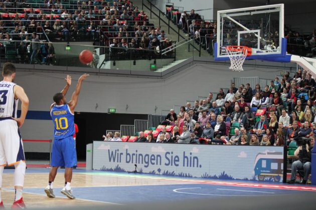 Hanse Game: Eisbären Bremerhaven vs. Basketball Löwen Braunschweig