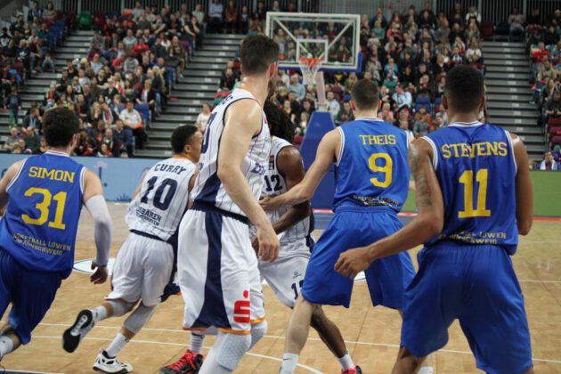 Hanse Game: Eisbären Bremerhaven vs. Basketball Löwen Braunschweig