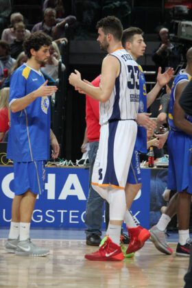 Hanse Game: Eisbären Bremerhaven vs. Basketball Löwen Braunschweig