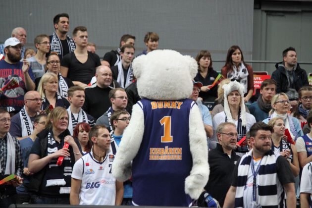 Hanse Game: Eisbären Bremerhaven vs. Basketball Löwen Braunschweig