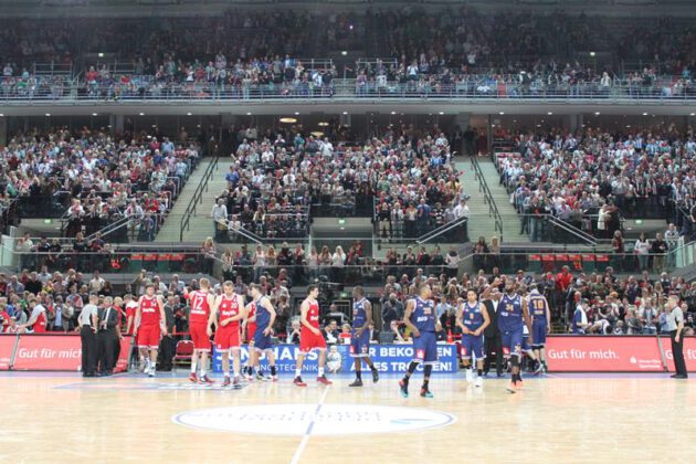 Hanse Game: Eisbären Bremerhaven vs. FC Bayern München