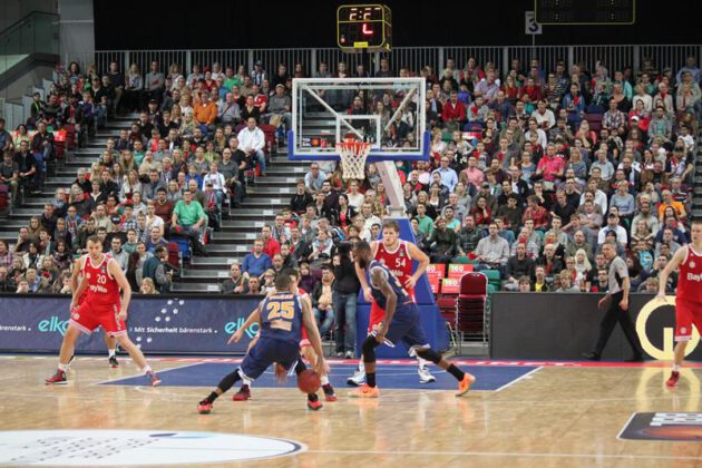 Hanse Game: Eisbären Bremerhaven vs. FC Bayern München