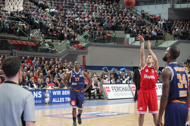 Hanse Game: Eisbären Bremerhaven vs. FC Bayern München