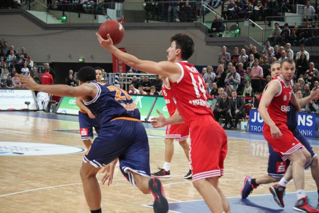 Hanse Game: Eisbären Bremerhaven vs. FC Bayern München