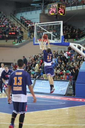 Hanse Game: Eisbären Bremerhaven vs. FC Bayern München