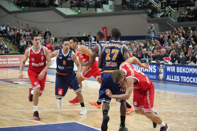 Hanse Game: Eisbären Bremerhaven vs. FC Bayern München