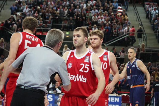 Hanse Game: Eisbären Bremerhaven vs. FC Bayern München