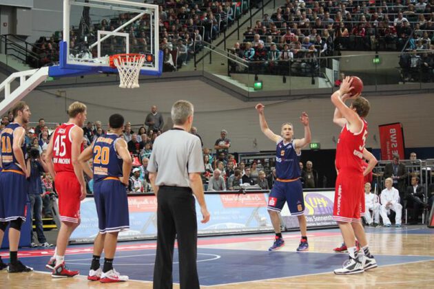 Hanse Game: Eisbären Bremerhaven vs. FC Bayern München