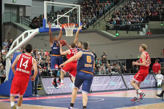 Hanse Game: Eisbären Bremerhaven vs. FC Bayern München