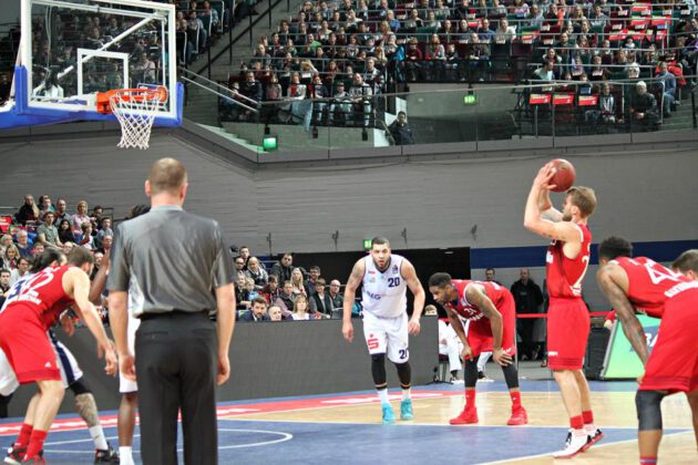 Hanse Game: Eisbären Bremerhaven vs. FC Bayern München