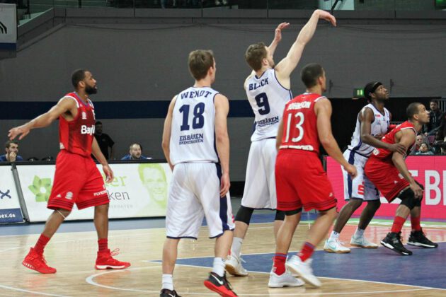 Hanse Game: Eisbären Bremerhaven vs. FC Bayern München