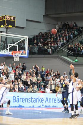 Hanse Game: Eisbären Bremerhaven vs. ALBA Berlin