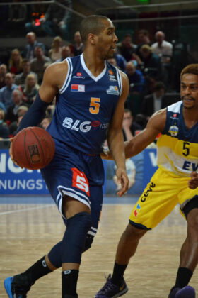 Hanse Game: Eisbären Bremerhaven vs. EWE Baskets