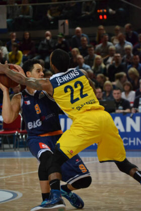 Hanse Game: Eisbären Bremerhaven vs. EWE Baskets